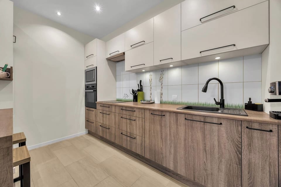 Prestige 70m2 Apartment with Parking and Private Terrace | Book Now with RENTUJEMY.COM