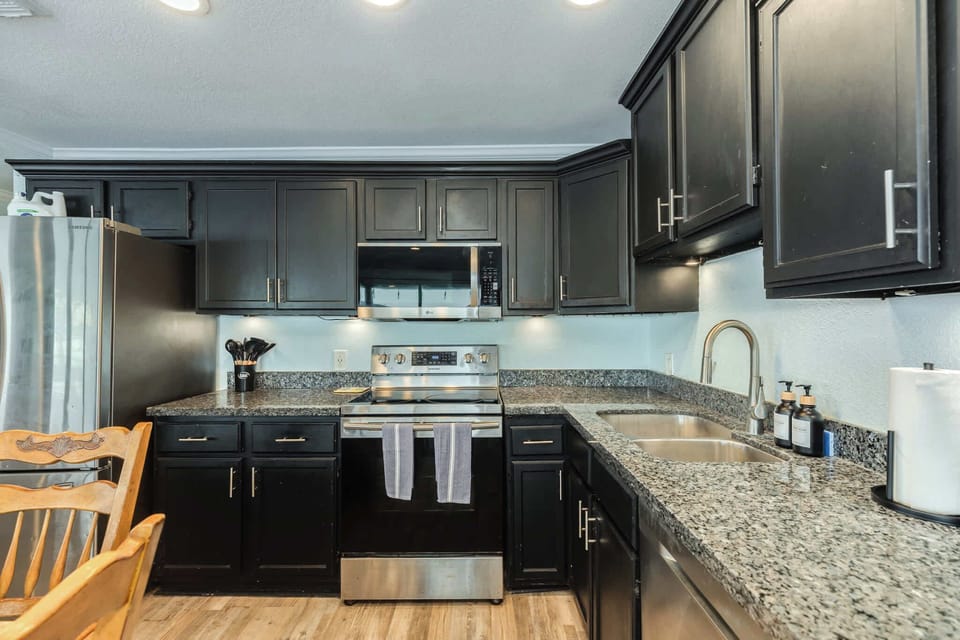 Kitchen with full sized appliances 