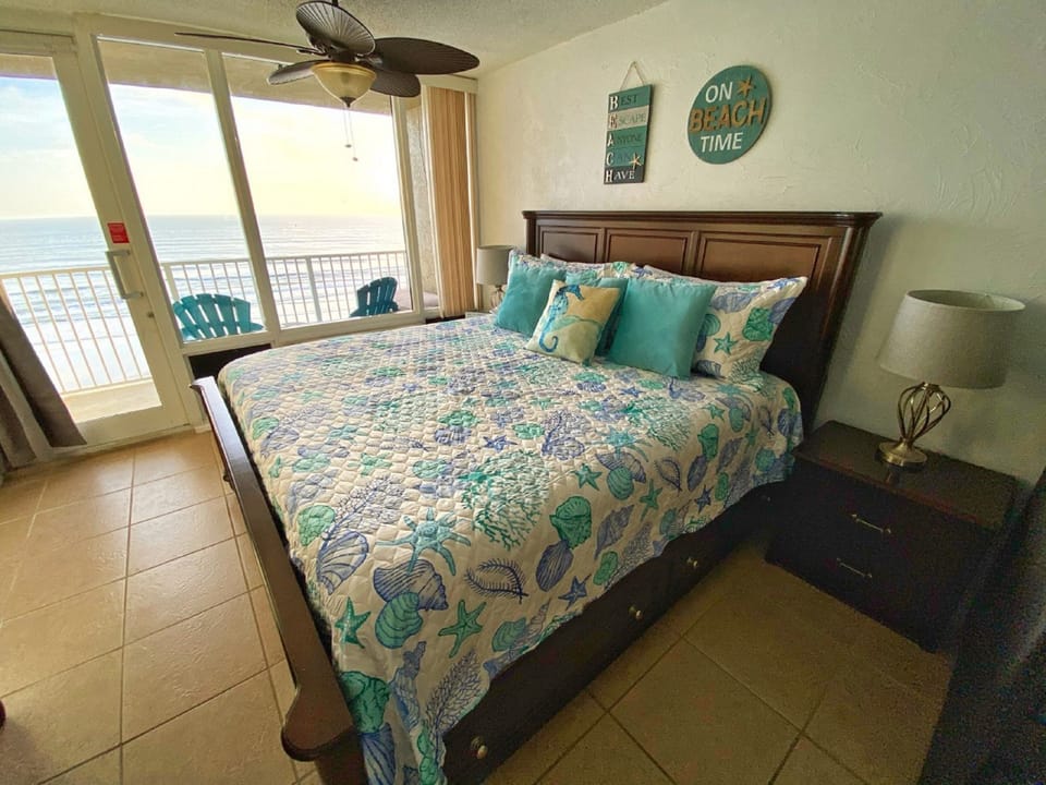 Comfort & stunning ocean views await you. 