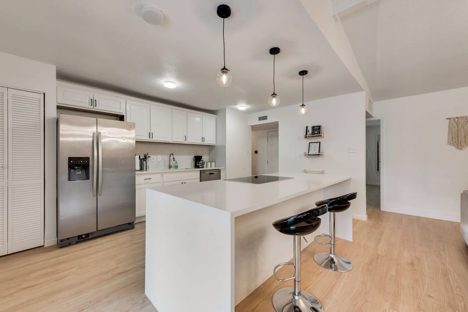 An open, easy-to-use kitchen that keeps you connected with your group