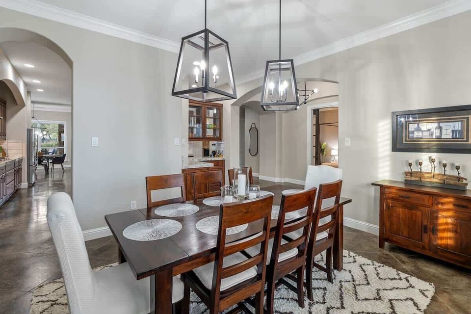 Dining Room Adjoining to Kitchen