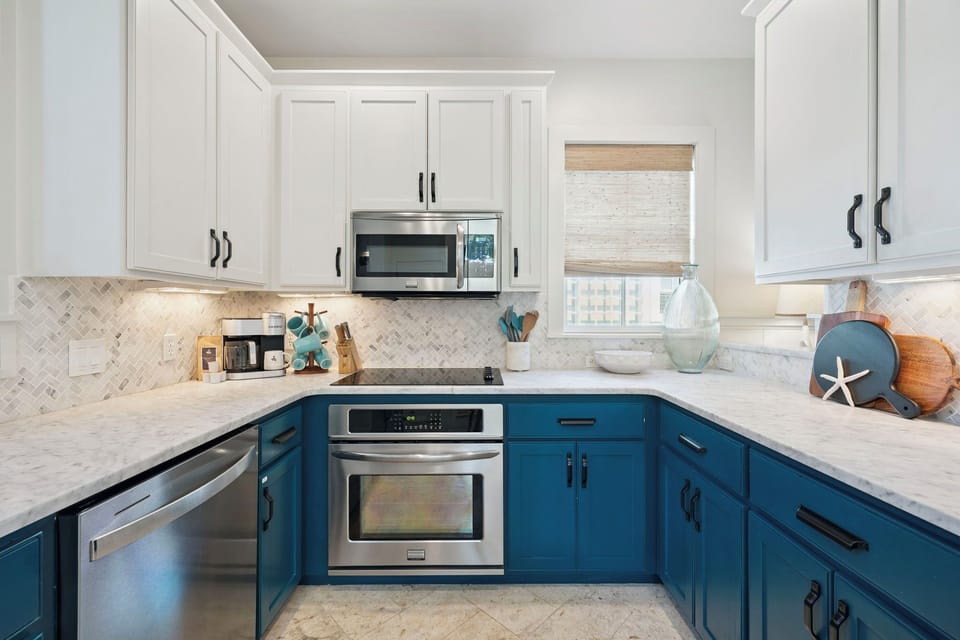 The fully equipped kitchen provides an abundance of counter space to prep your meals.