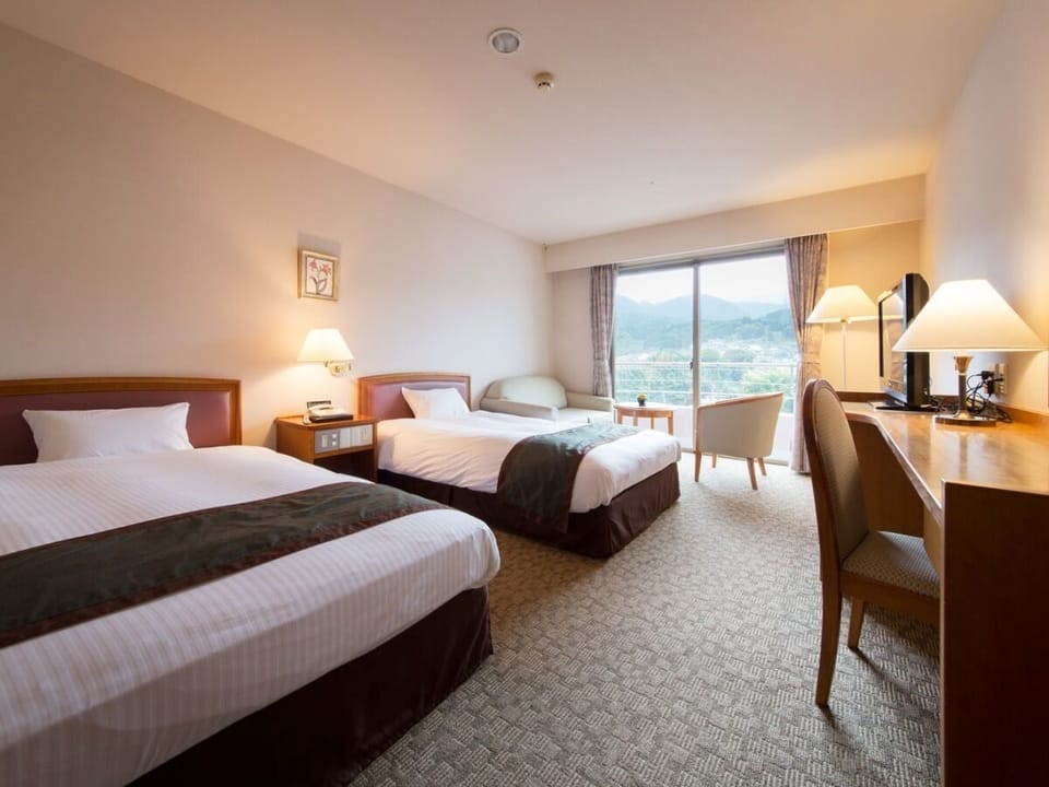 In-room safe, free WiFi, bed sheets