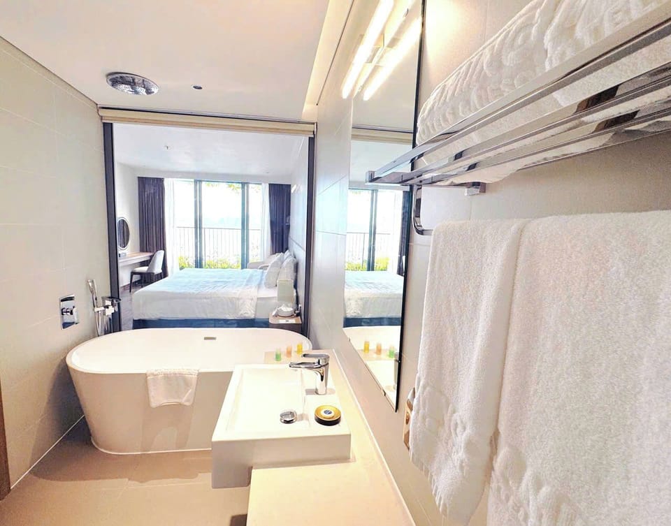 Premium Double or Twin Room, Housekeeping, Mountain View | Premium bedding, pillowtop beds, in-room safe, desk