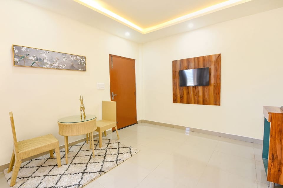 Family Room | Desk