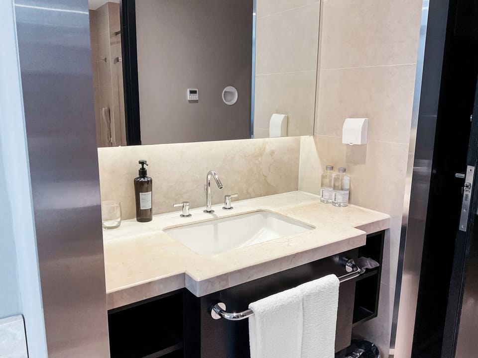 Classic Double Room | Bathroom | Eco-friendly toiletries, hair dryer, bathrobes, slippers