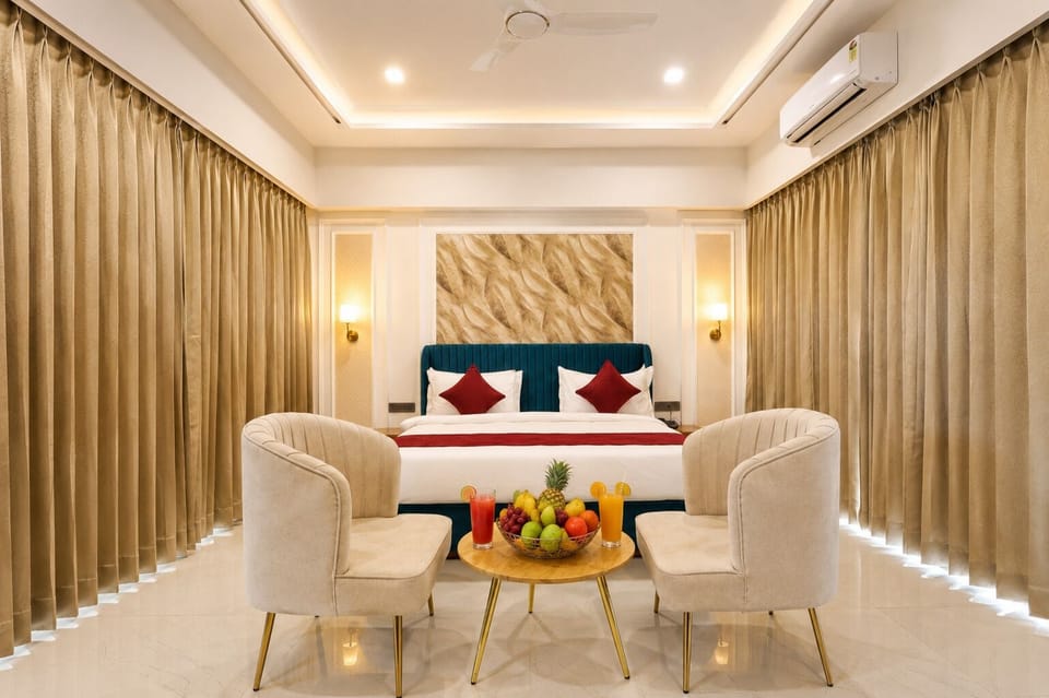 Luxury Room Balcony with Private Pool | In-room safe, soundproofing, WiFi (free), bed sheets