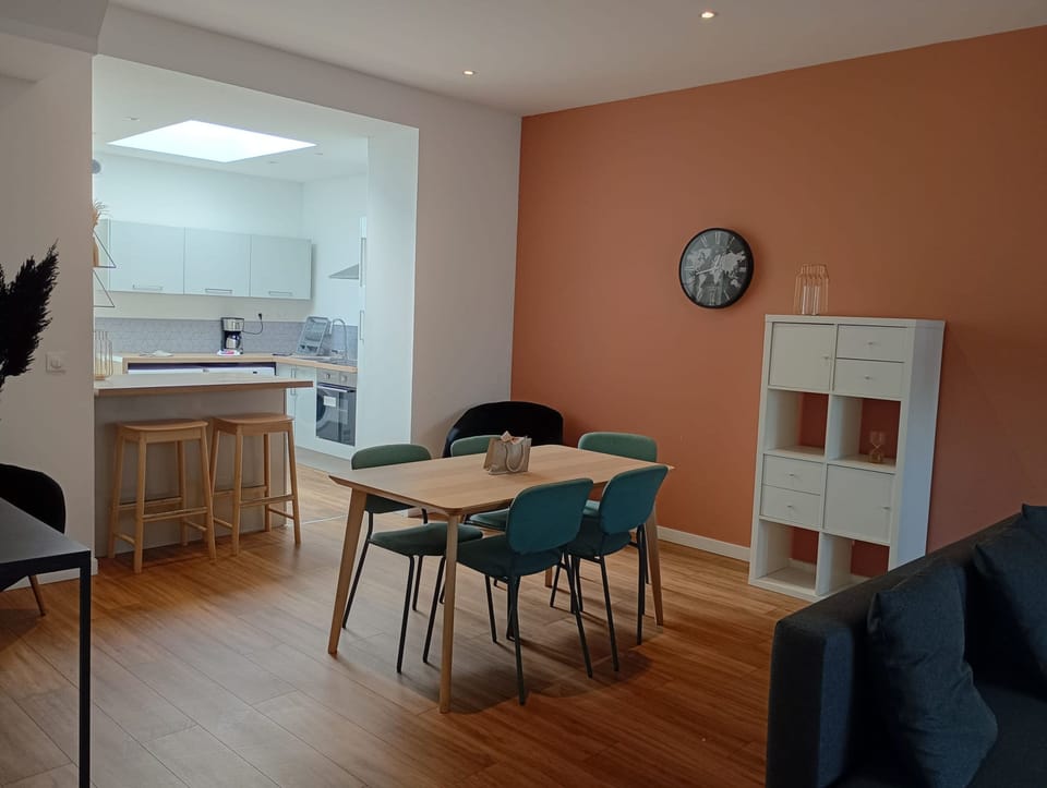 House | 5 bedrooms, Internet
