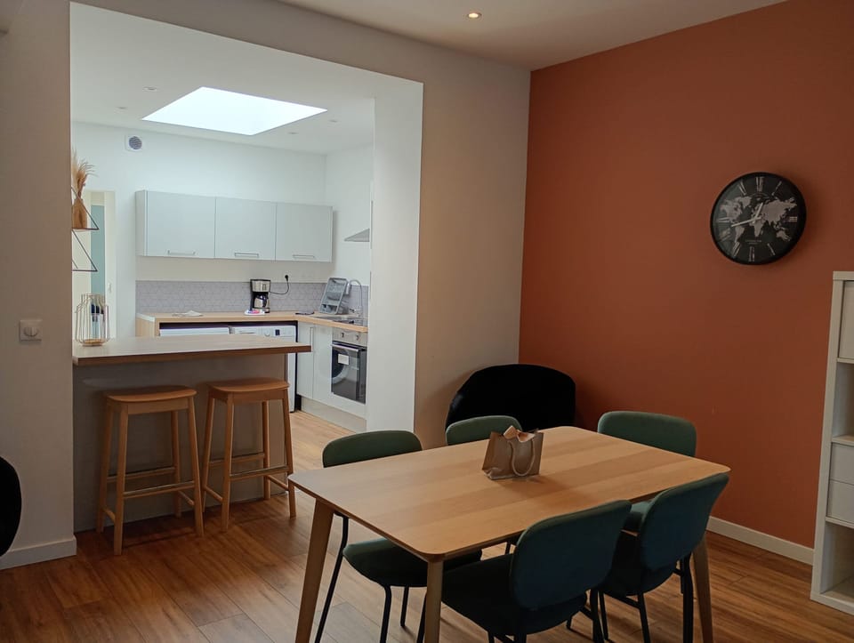 House | 5 bedrooms, Internet