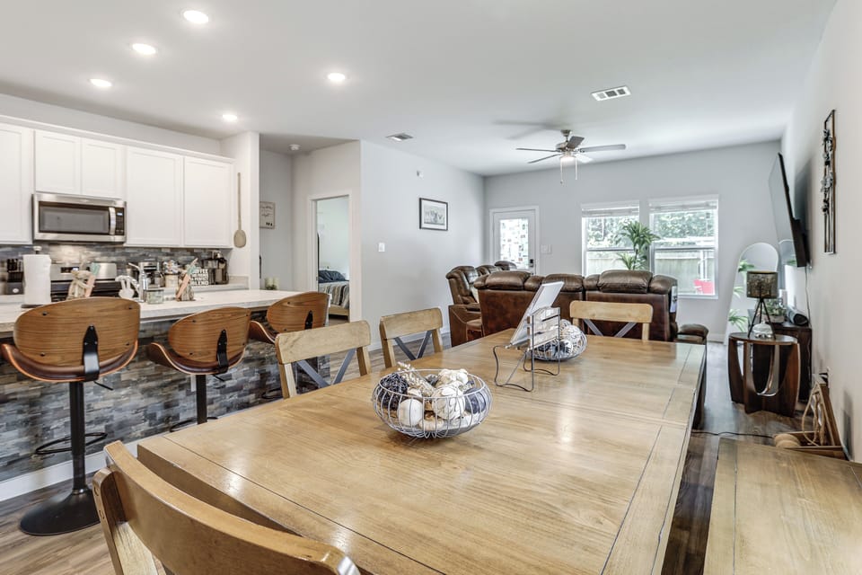 Dining Area | 1st Floor