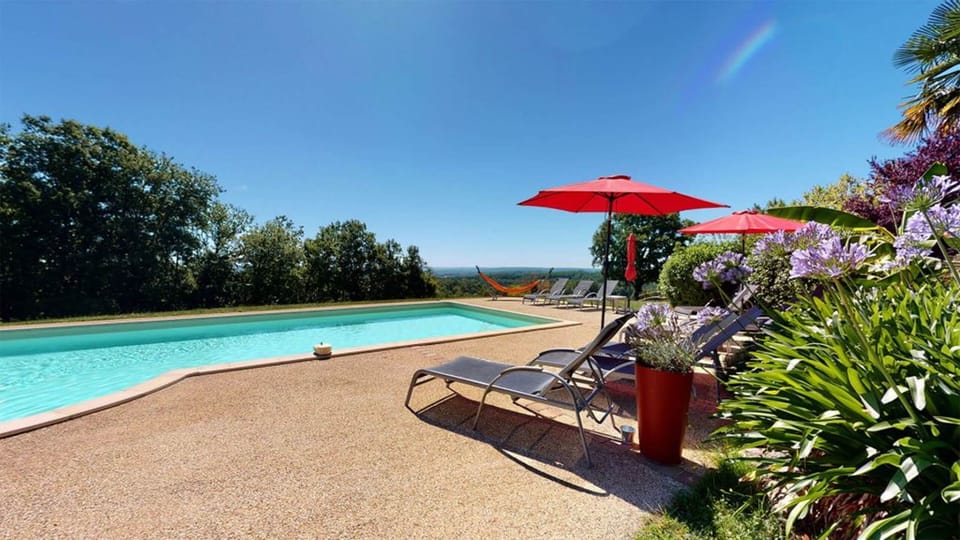Domaine-des-Fargues-Gite-du-Berger-piscine-01-1024x576