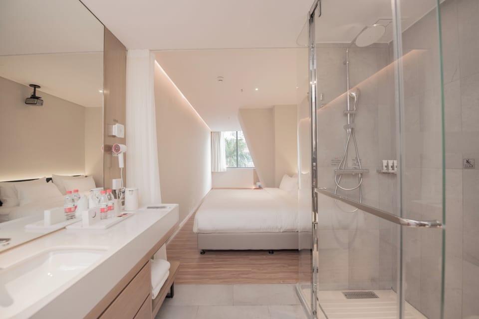 Standard Single Room, 1 Queen Bed, Housekeeping, City View | Premium bedding, down comforters, memory foam beds, minibar (free items)