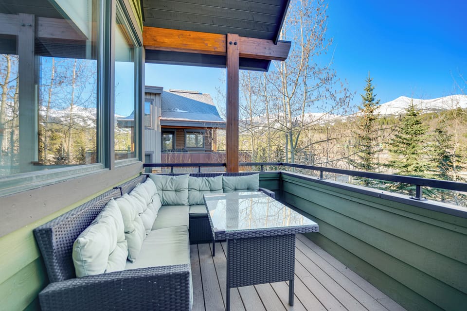 Private Deck