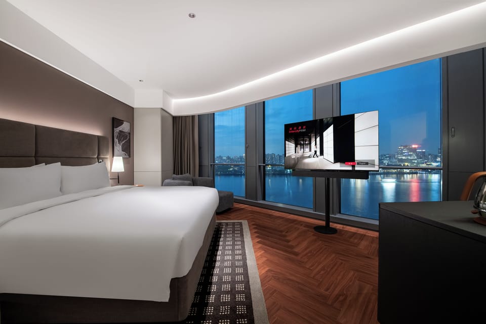 Executive Double Room | Premium bedding, down comforters, memory foam beds, free minibar