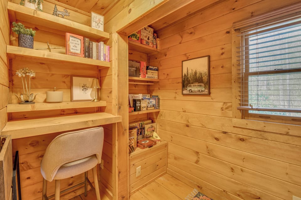 Study Nook | Lower Level