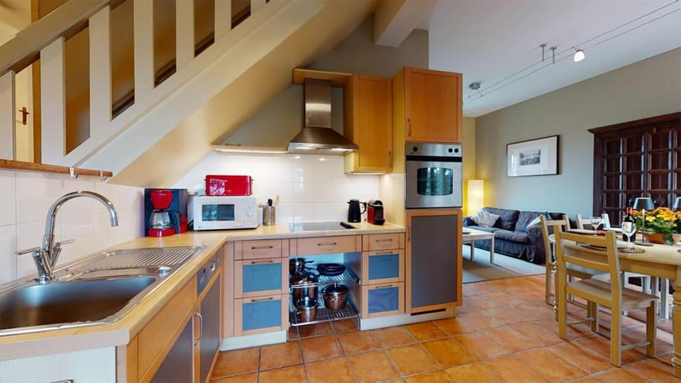 Domaine-des-Fargues-Gite-du-Bourrelier-cuisine-01-1024x576