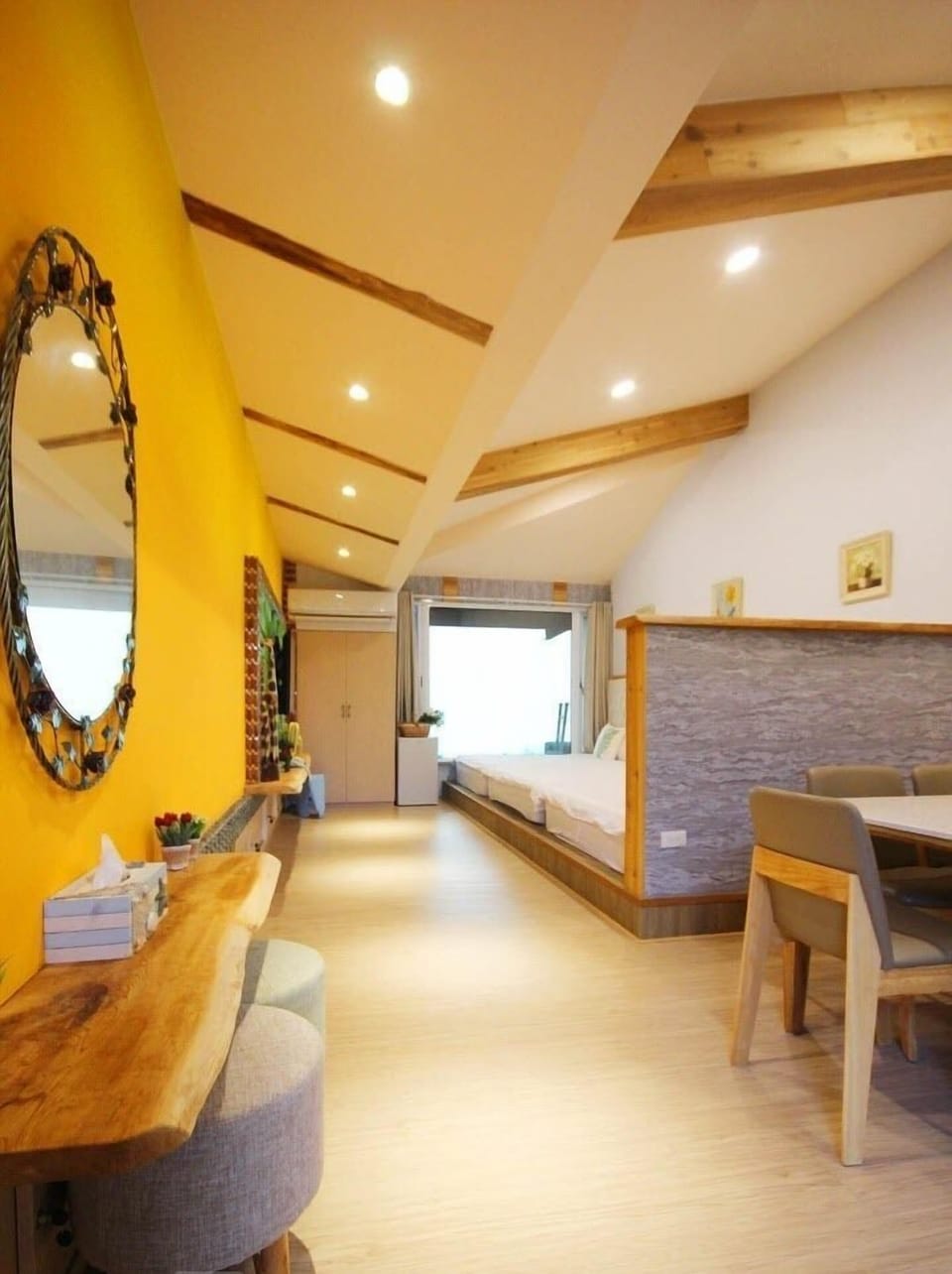 Deluxe Room (6 persons) | Down comforters, blackout drapes, free WiFi, bed sheets