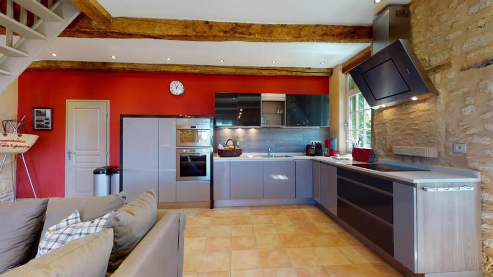Domaine-des-Fargues-Gite-du-Cordier-cuisine-01-1024x576