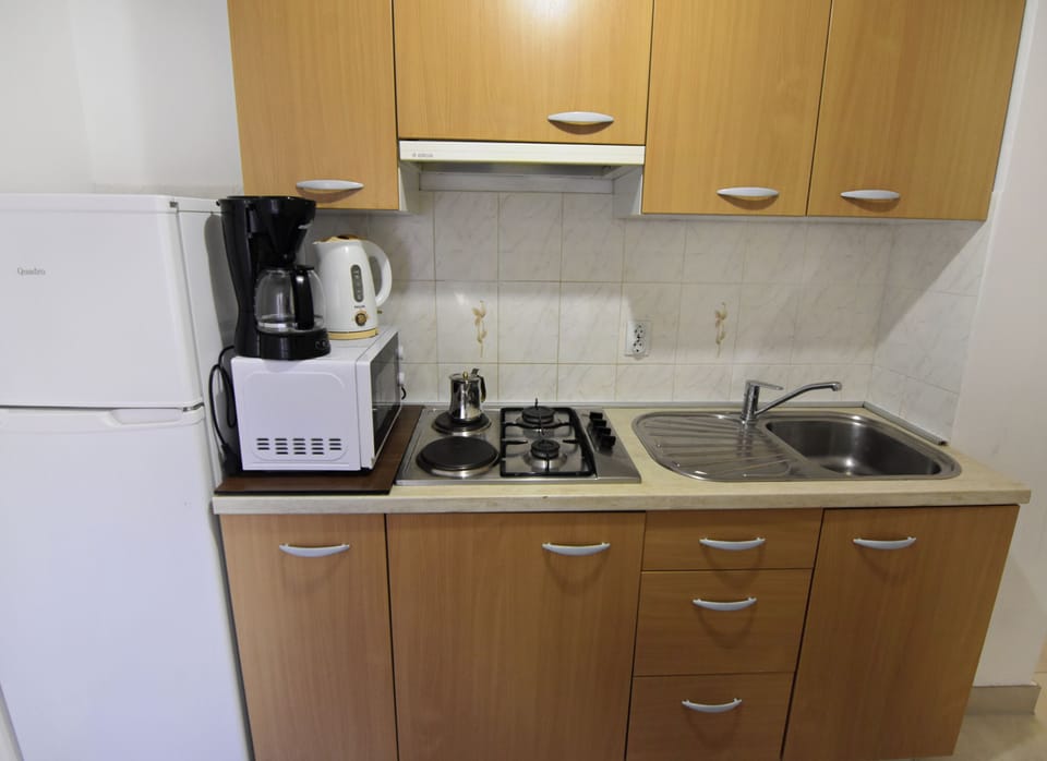 Apartment, 2 Bedrooms, Patio, Garden View | Interior