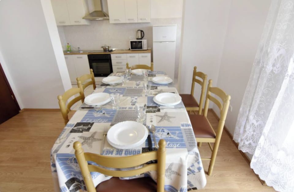 Apartment, 2 Bedrooms, Terrace | Dining room