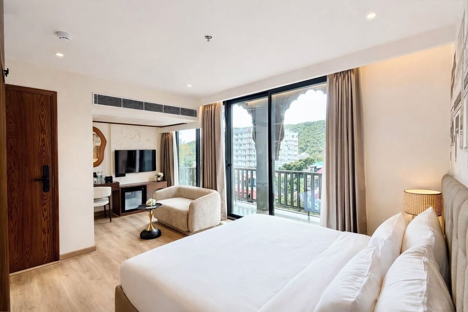 Design Double Room, Balcony, Mountain View | In-room safe, desk, laptop workspace, blackout drapes