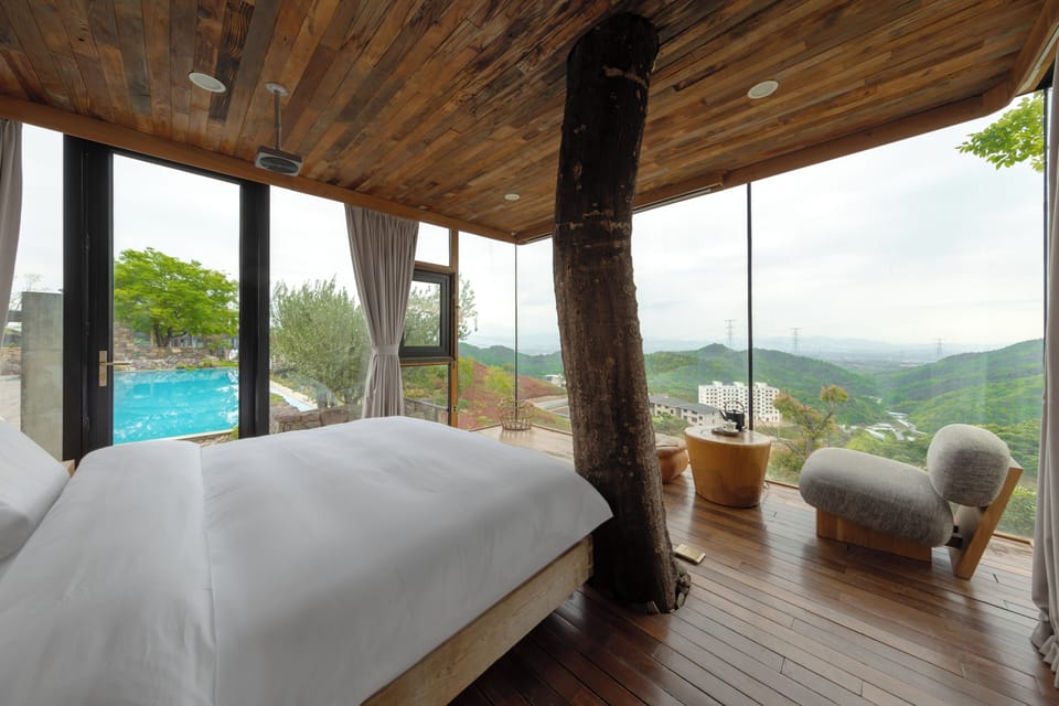 Romantic Tree House | Premium bedding, down comforters, rollaway beds, free WiFi