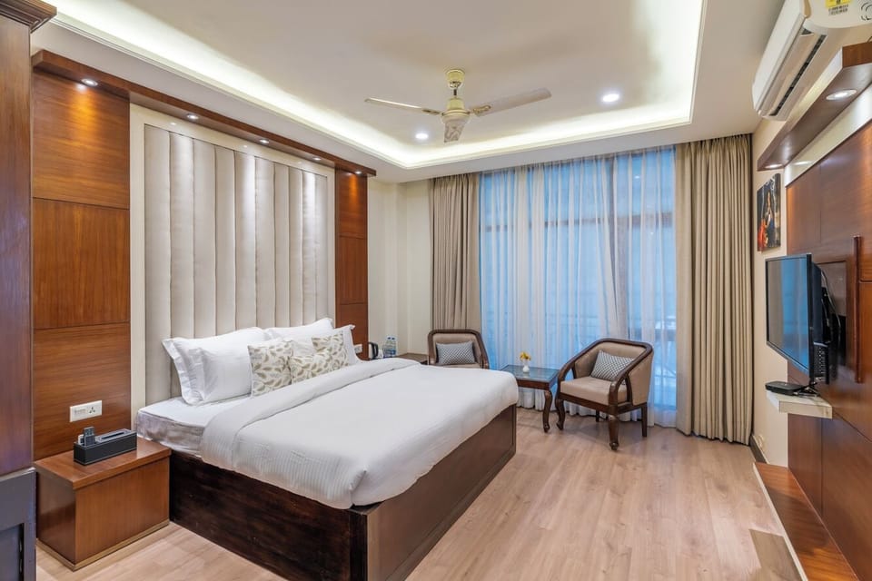 Deluxe Double Room, Valley View | Desk, free WiFi