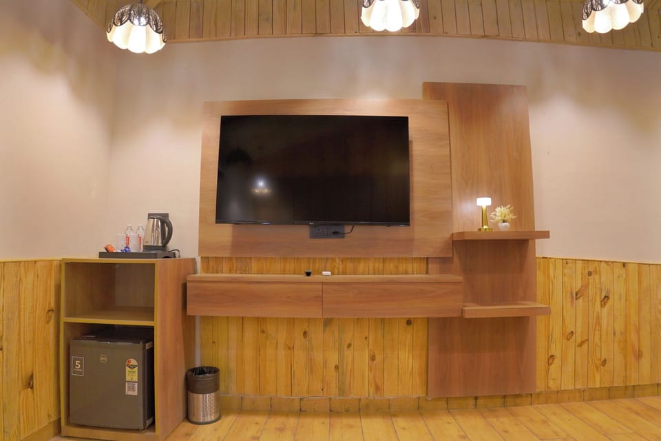 Premium Villa | Laptop workspace, free WiFi