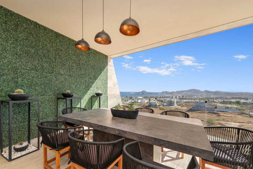 Ocean View Condo Dining Terrace