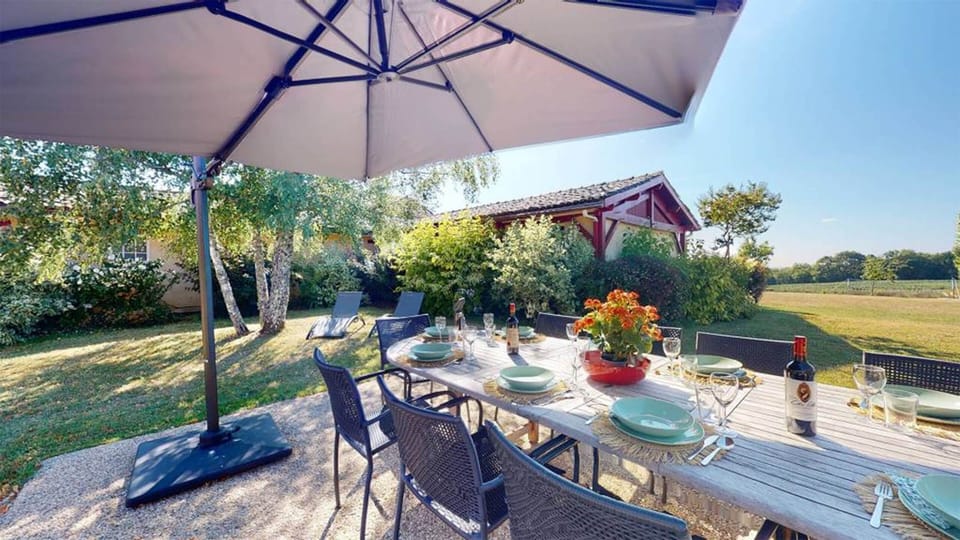 Domaine-des-Fargues-gite-du-Minotier-terrasse-03-1024x576
