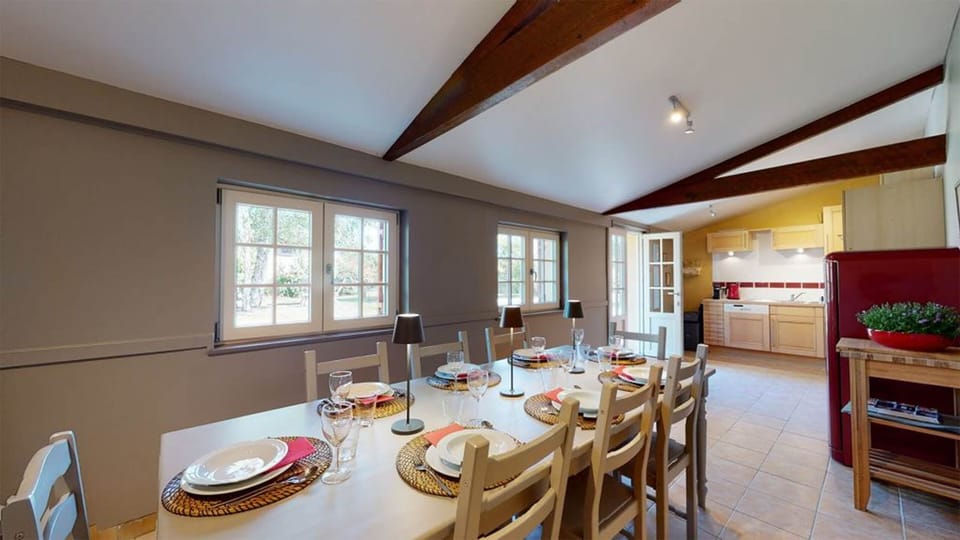 Domaine-des-Fargues-Gite-du-Minotier-salle-a-manger-01-1024x576