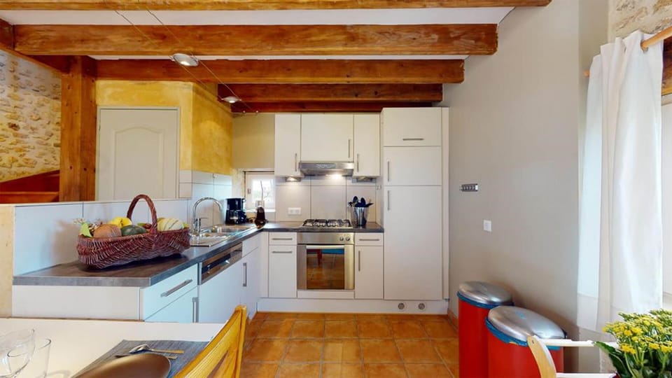 Domaine-des-Fargues-gite-du-sabotier-cuisine-1024x576
