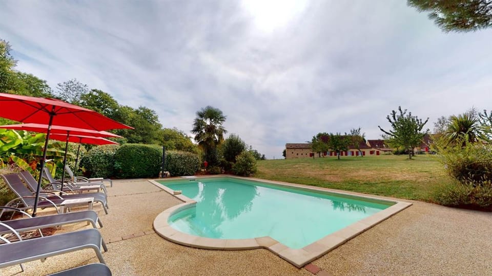 Domaine-des-Fargues-gite-du-sabotier-piscine-1024x576