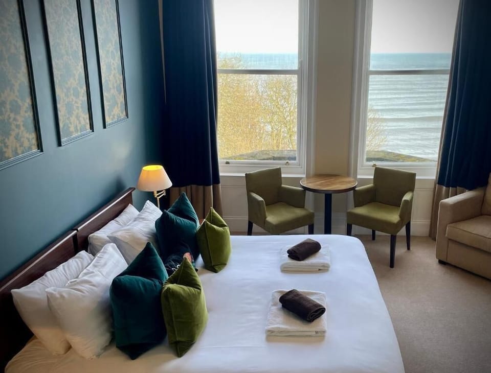 Deluxe Double or Twin Room, Sea View | Iron/ironing board, free WiFi