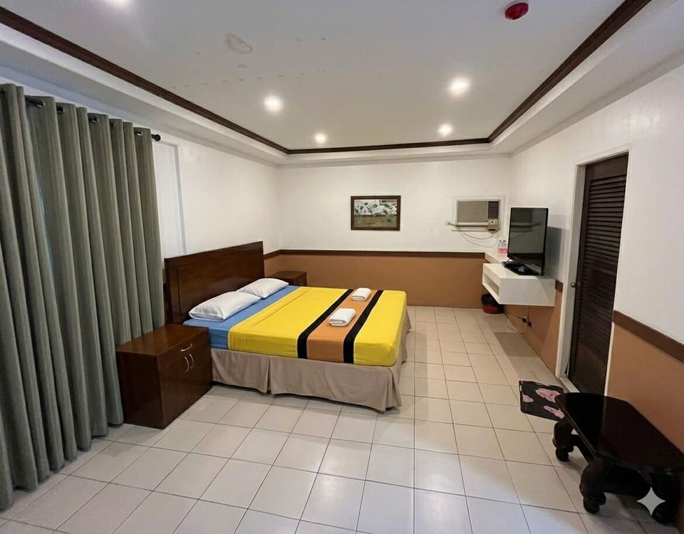 Standard Double Room | Free WiFi, bed sheets