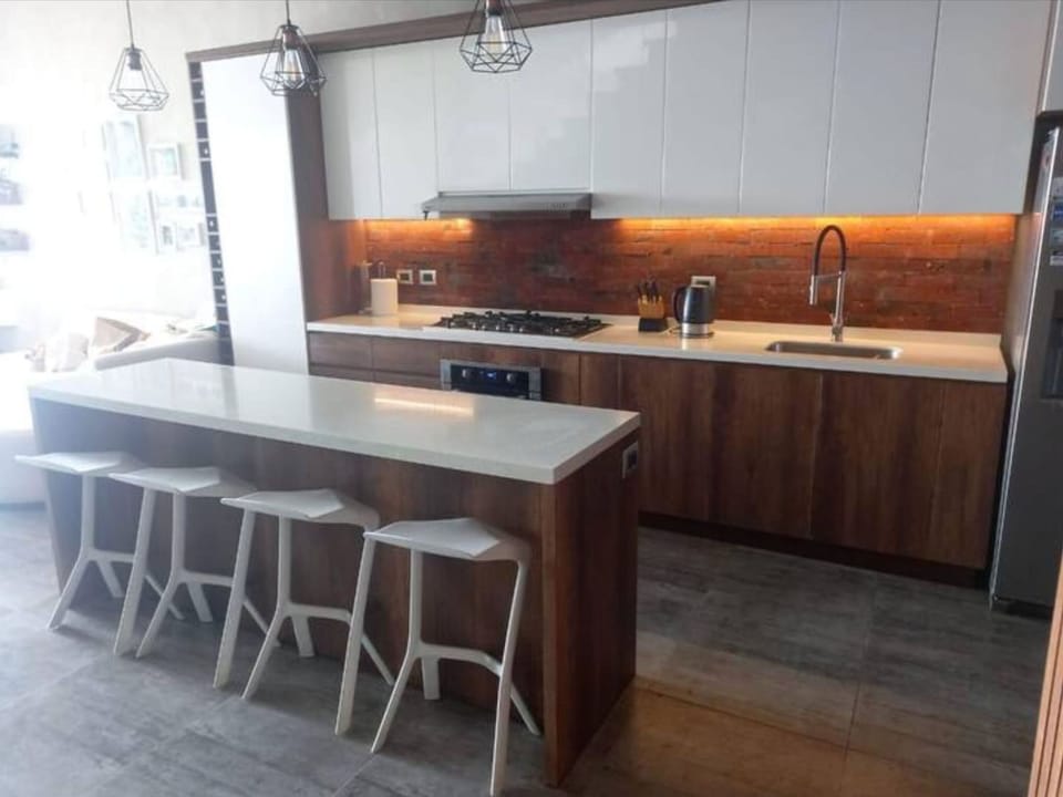 House | 4 bedrooms, high-speed internet