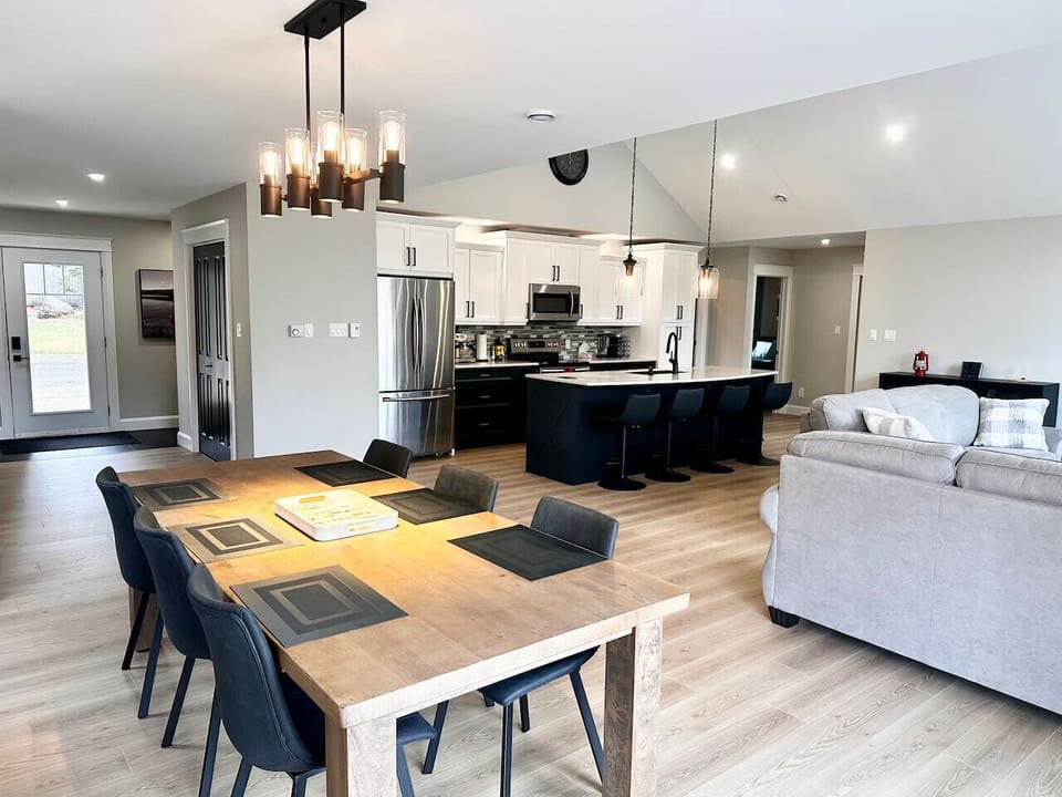 All lights on dimmers to create the perfect mood.