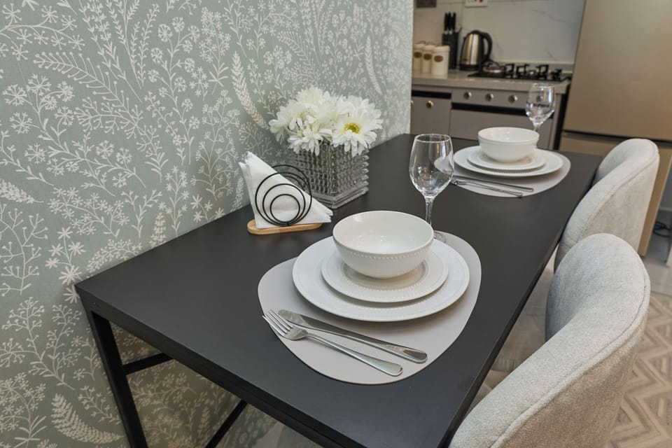 Apartment, City View | Dining