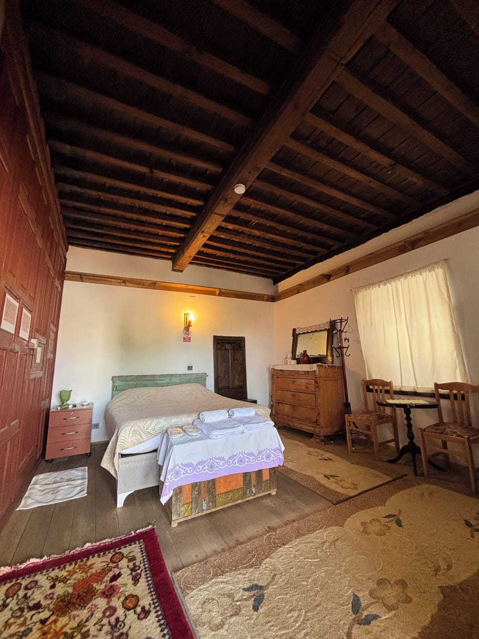 Deluxe Double Room | Desk, iron/ironing board (on request), WiFi (free), bed sheets