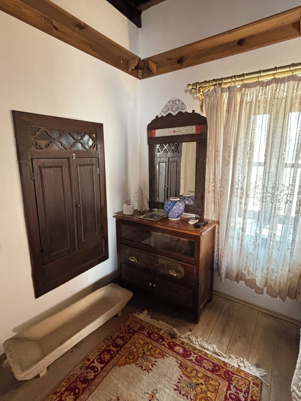 Deluxe Double Room | Desk, iron/ironing board (on request), WiFi (free), bed sheets