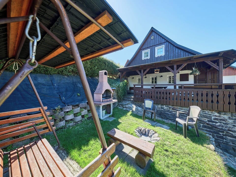 Porch, Cottage, Deck, Backyard, Yard, Shade, Outdoor Furniture, Eco Hotel, Outdoor Table, Patio