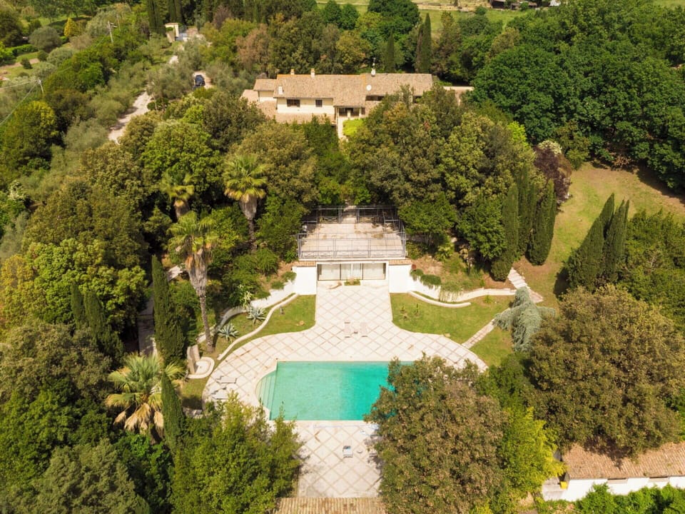 Tree, Landscape, Residential Area, Estate, Land Lot, Garden, Plantation, Landscaping, Mansion, Hacienda