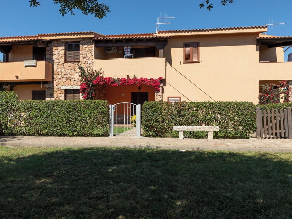 Shrub, Residential Area, House, Home, Garden, Shade, Hacienda, Estate, Landscaping