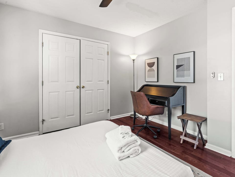 Bedroom 3: Bright bedroom featuring a comfortable double bed and a relaxing ambiance perfect for recharging and unwinding.