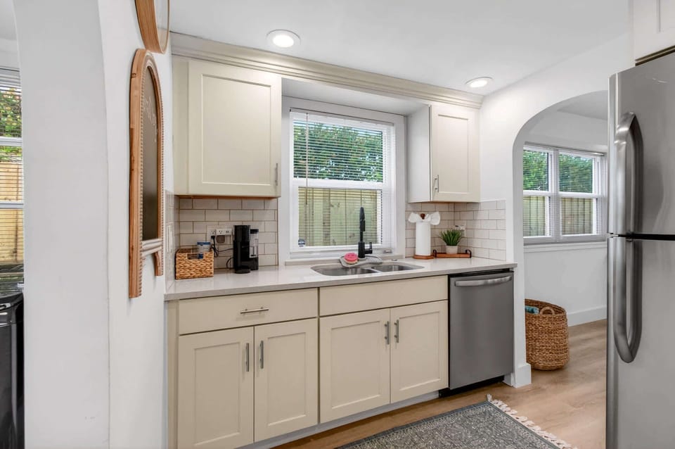 The cozy kitchen is well equipped for an unforgettable getaway​