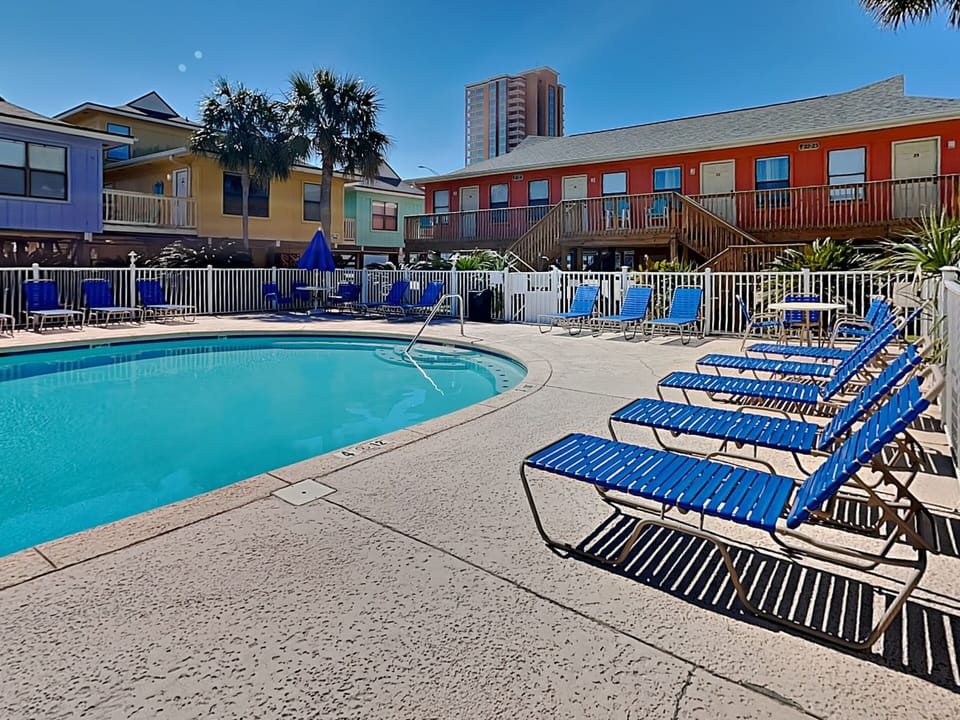 Paradise Isle Pool