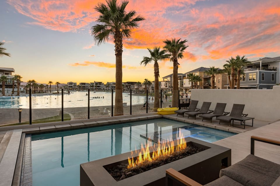 Private Pool + Fire Table