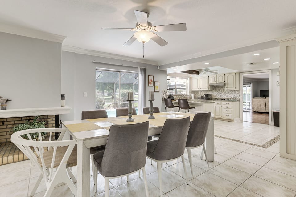 House (4 Bedrooms) | Interior