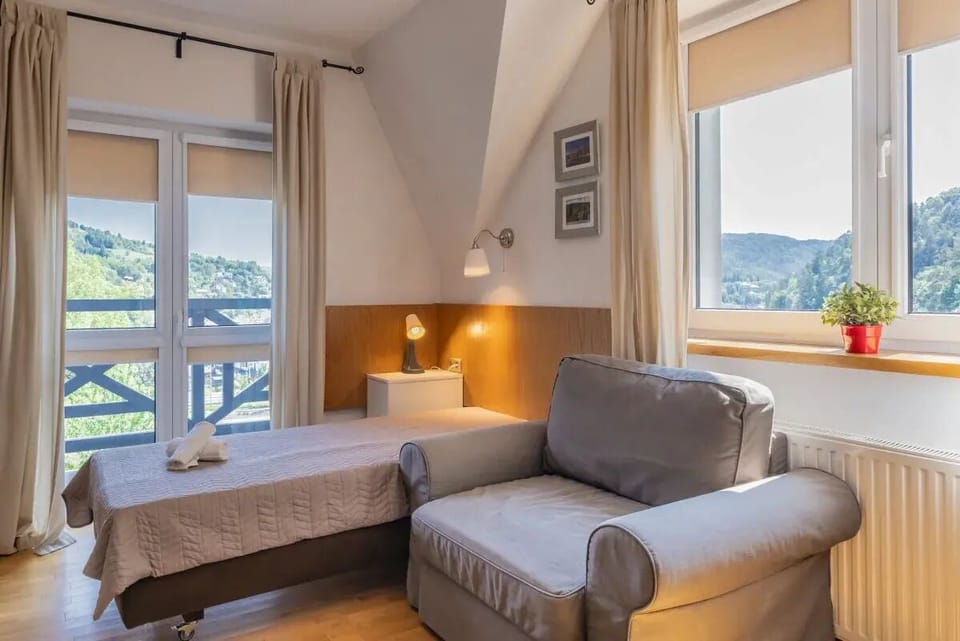 Triple Room | In-room safe, individually decorated, individually furnished