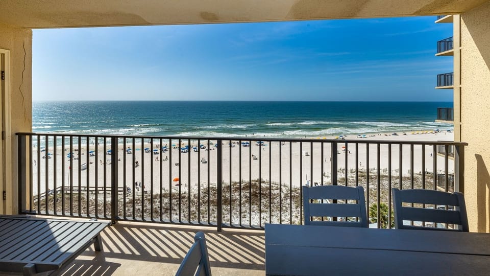 Condo, 3 Bedrooms | Property grounds